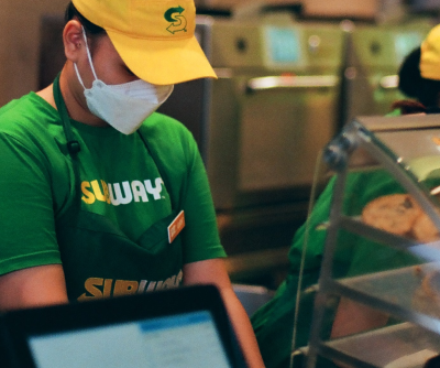 Image of a subway restaurant employee